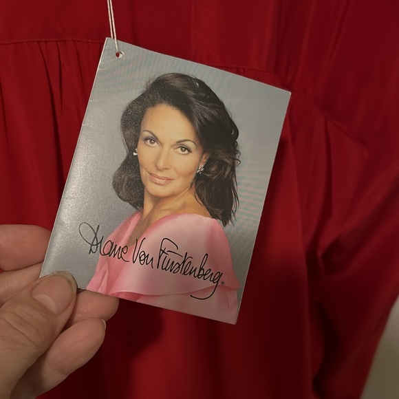 Diane Von Furstenburg silk blouse - Picture 7 of 8